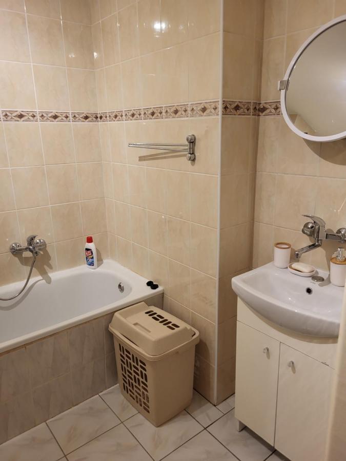 Apartament Sosnowy Z Parkingiem Thorn Exterior foto